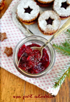 Dżem żurawinowy z goździkami i skórką pomarańczy bez cukru