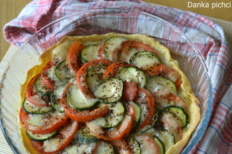Tarta z pomidorami i mozzarellą
