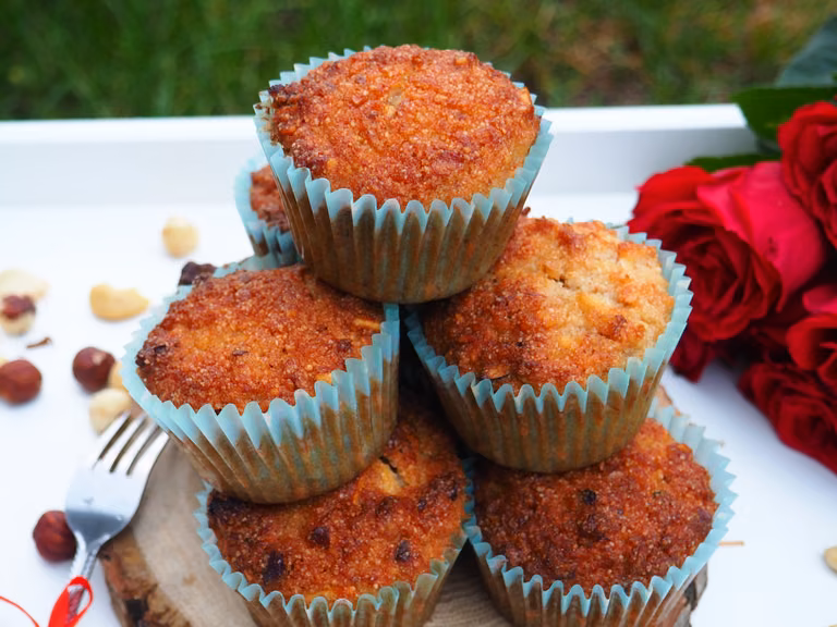FIT MUFFINKI JABŁKOWE Z ORZECHAMI