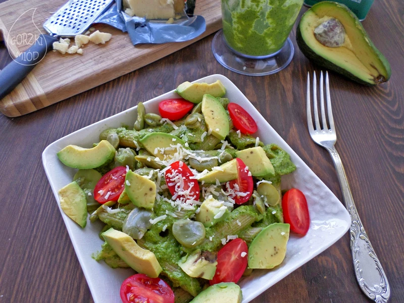 Pesto z miodowym szpinakiem - makaron