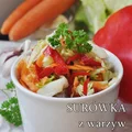 Surówka z warzyw (sałata, marchewka i papryka)