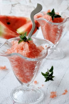 Granita arbuzowa z nutą alkoholu