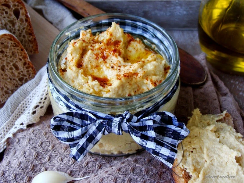 Hummus - pasta z ciecierzycy