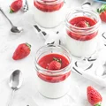 Panna cotta z truskawkami