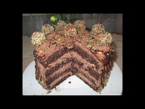 Tort ekstremalnie orzechowy a'la ferrero rocher-drip cake