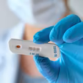 Szybki i tani test na koronawirusa? Przełomowy wynalazek polskich naukowców!