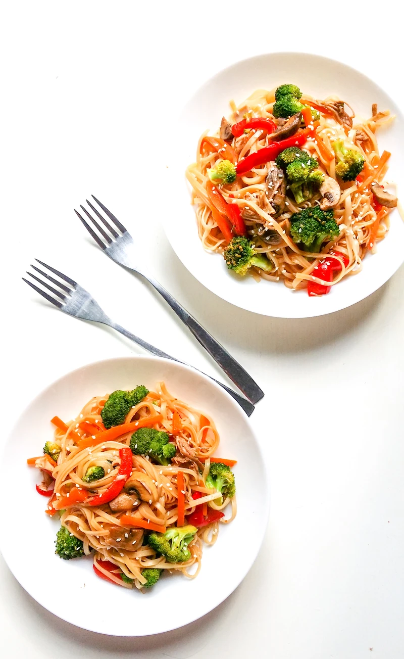 Szybki sezamowy stir-fry z warzywami