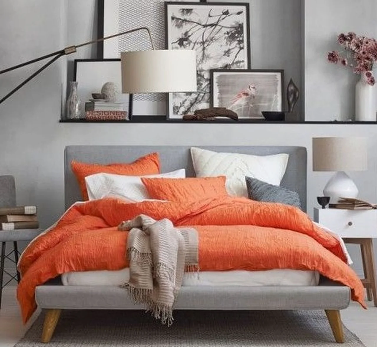 Szaro - pomarańczowa sypialnia