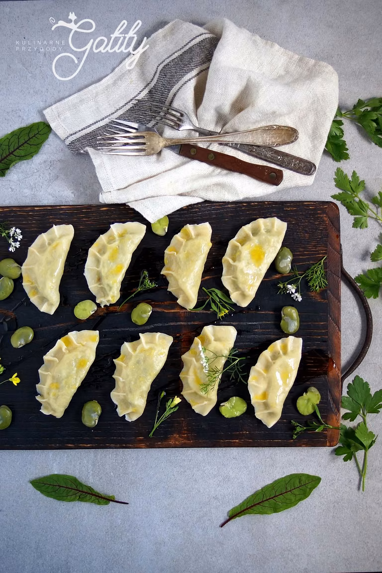 Pierogi z bobem i serem