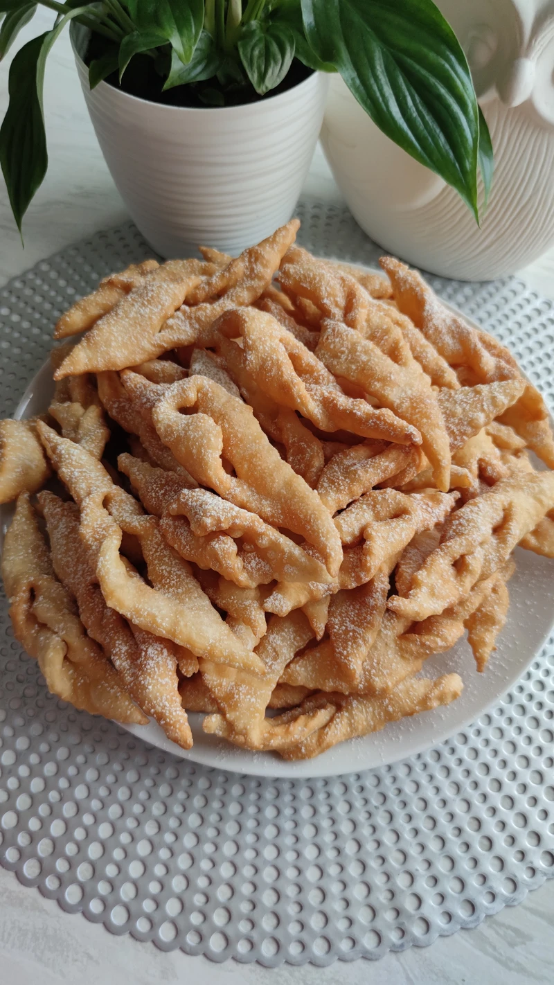 Faworki z mascarpone