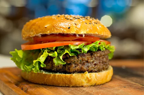 Światowy Dzień Hamburgera: Historia, Popularność i Współczesne Trendy