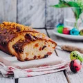 Wielkanocne ciasto z suszonymi owocami