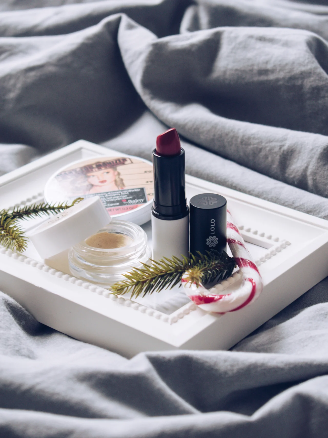 5 produktów kosmetycznych, które pomogą Ci poczuć się najlepiej w tym świątecznym sezonie