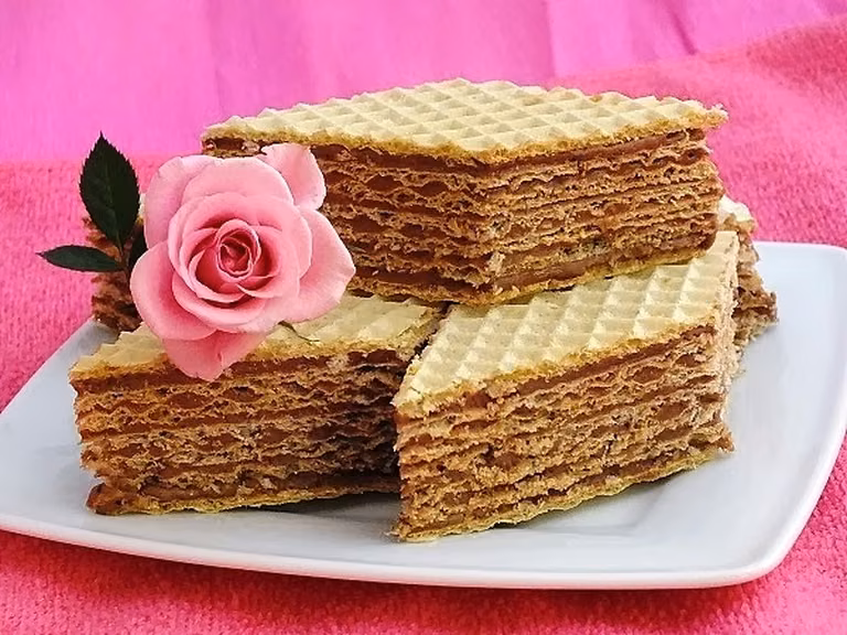 wafel masą kakaową (na mleku w proszku)