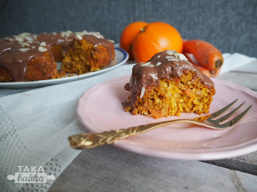 Zdrowe owsiane ciasto marchewkowo-pomarańczowe