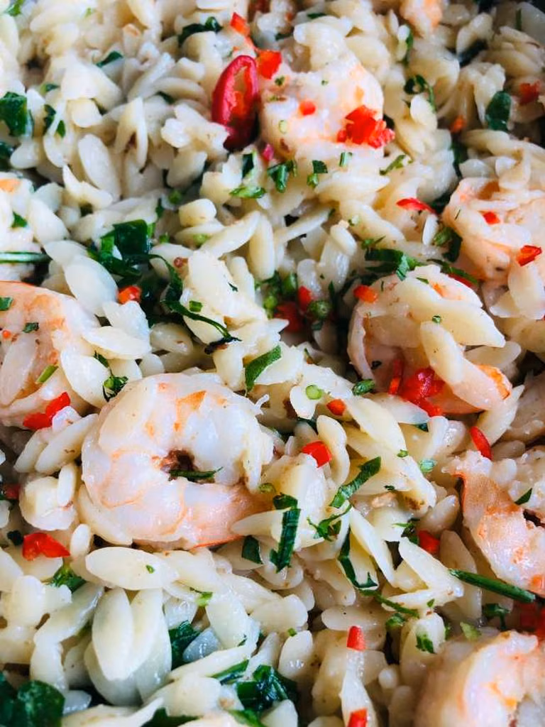 PONIEDZIAŁEK: KREWETKI Z MAKARONEM ORZO