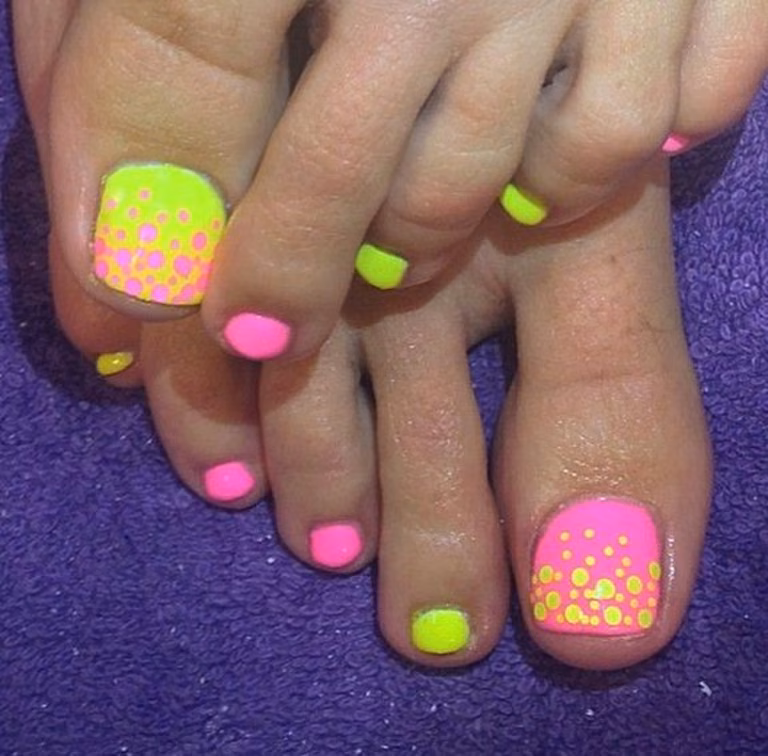 jaskrawy pedicure