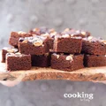 Brownie z masłem migdałowym na bazie mąki z ciecierzycy