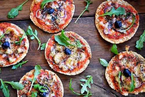 SZYBKA PIZZA NA CHLEBKU PITA