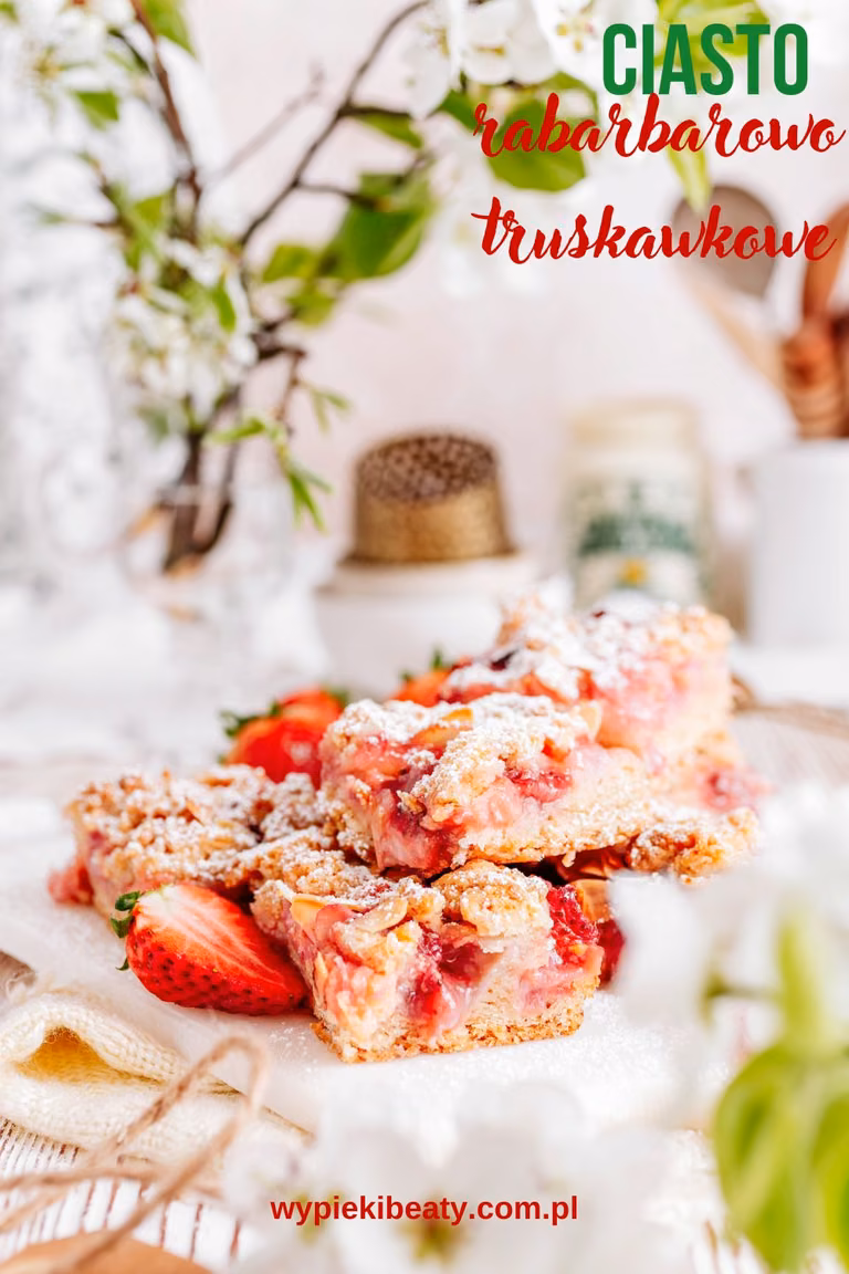 Szybkie ciasto rabarbarowo-truskawkowe