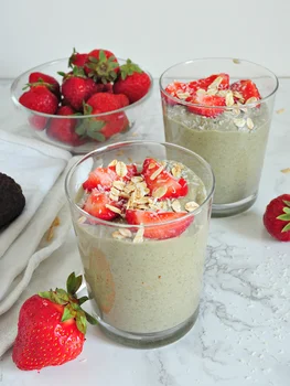 Truskawkowe smoothie z awokado