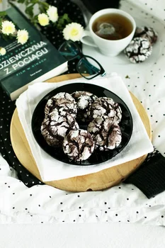 Czekoladowe popękane ciasteczka (chocolate crikles)
