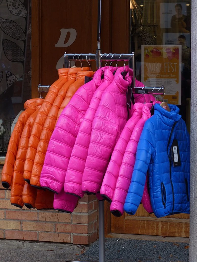 Jak wybrać kurtkę puchową w pralce?