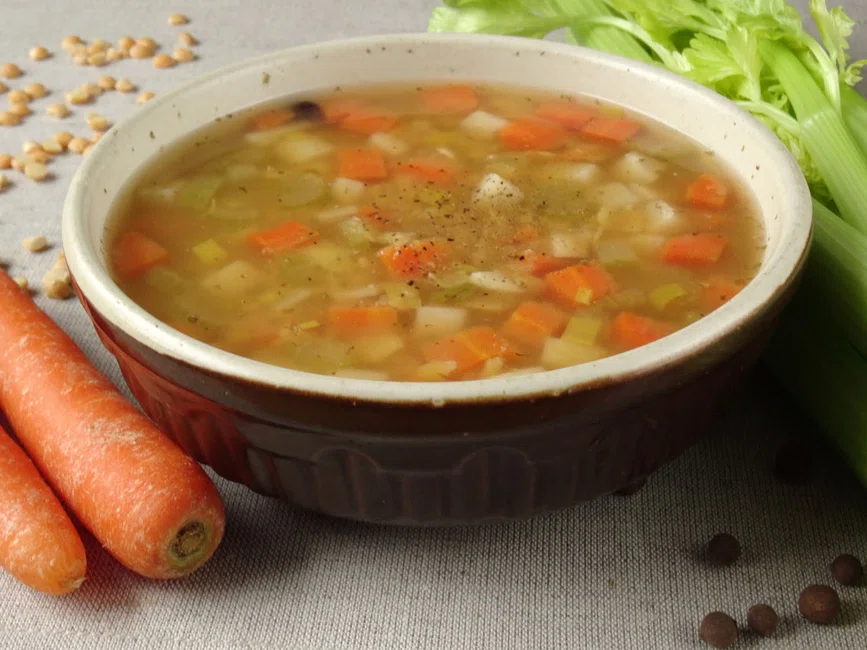 Zupa z grochem i warzywami