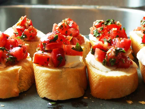 Włoska Bruschetta. Palce lizać
