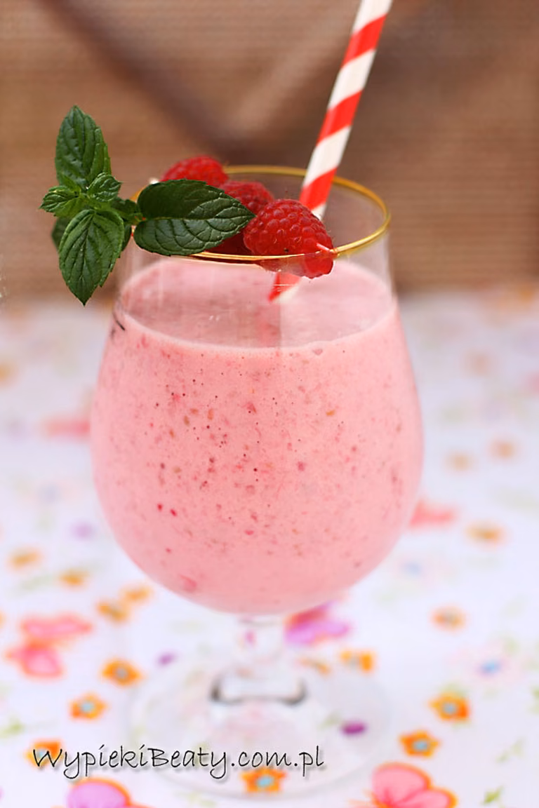 Lodowy shake owocowy dla ochłody