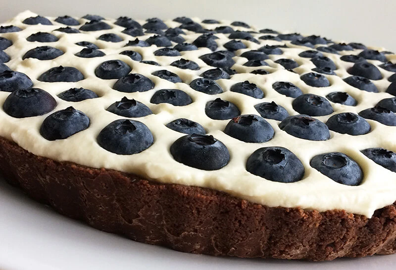 Tarta bez pieczenia z borówkami