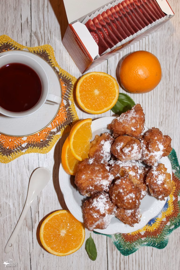 Jogurtowe mini pączki z nutą pomarańczy