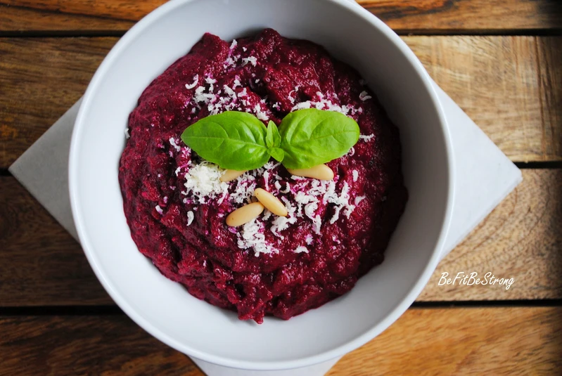 Pesto z pieczonych buraków