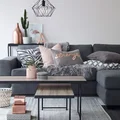 Szara sofa z materiału