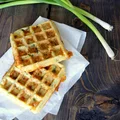 Najlepsze Wytrawne gofry ziemniaczane ze szczypiorkiem i serem