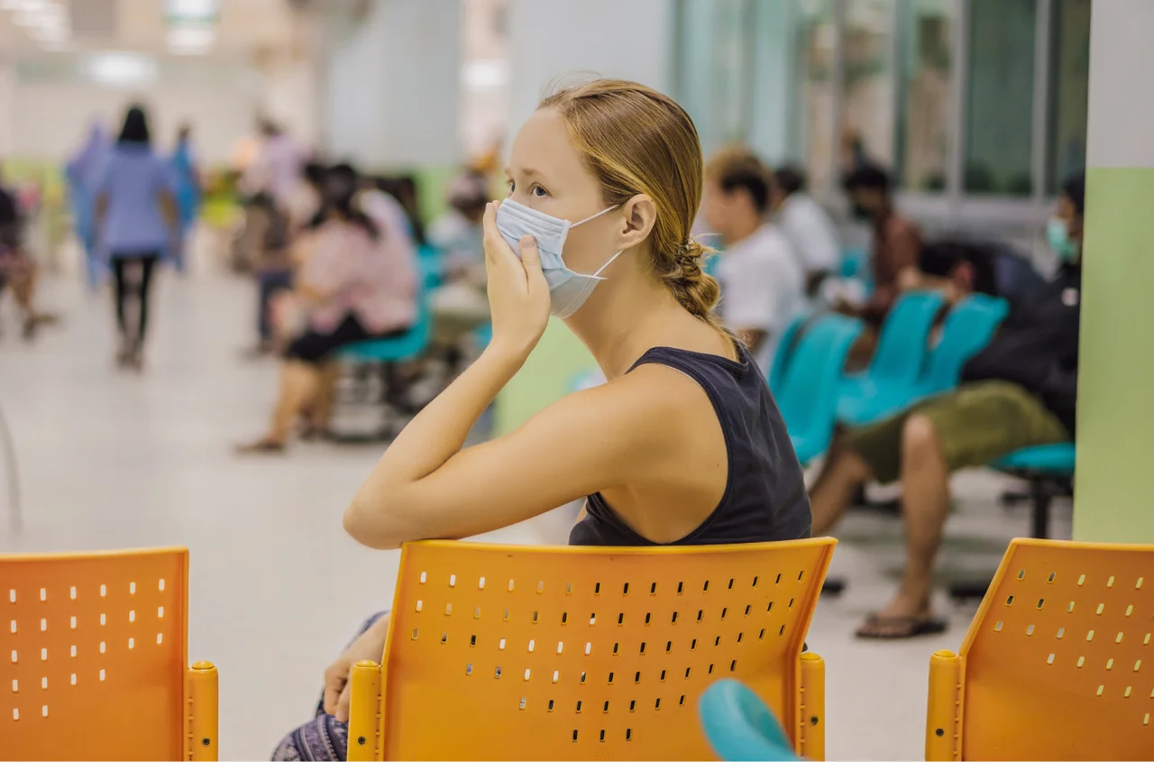 Wariant K grypy szerzy się w Polsce! Chorzy opisują, że ścina z nóg, a kluczowe jest pierwsze 48 godzin