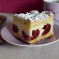 Kruche ze śliwkami i waniliową pianką