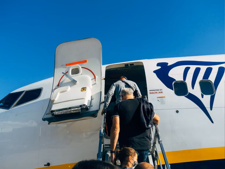 Wielkie zmiany w zimowej ofercie Ryanair! Które loty zostaną odwołane?