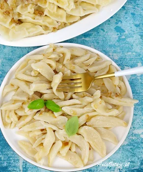 Kluski z ciasta na pierogi
