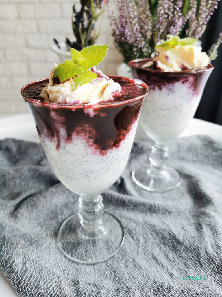 Jagody z  chia i mascarpone