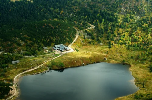 Po 25 latach wracają pociągi do jednego z najpiękniejszych zakątków Polski! Ruszają już w czerwcu