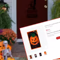 Ten dzwonek do drzwi z Rossmanna to hit na Halloween! Motyw dyni, światło i dźwięk zrobią niezłe show za 29,99 zł