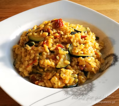 Risotto z cukinią i pomidorami