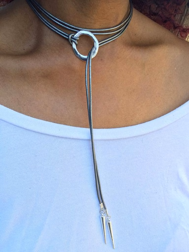 Metalowy choker