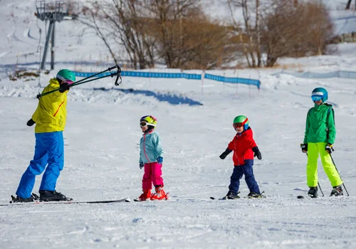 Od 10 do 17 tysięcy złotych dofinansowania do zimowych obozów dla uczniów! Nabór wniosków trwa