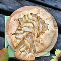 Rustykalna tarta z gruszkami i miodem