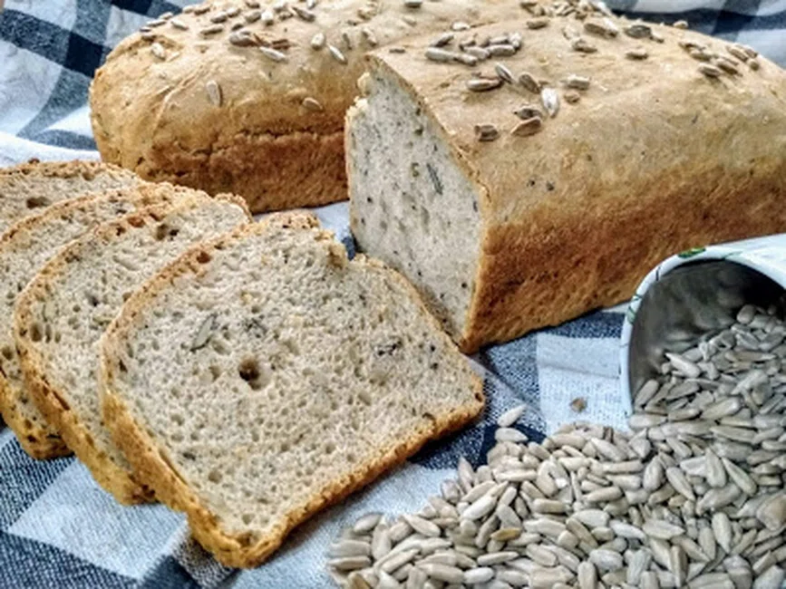 Chleb z ziarnami na zakwasie