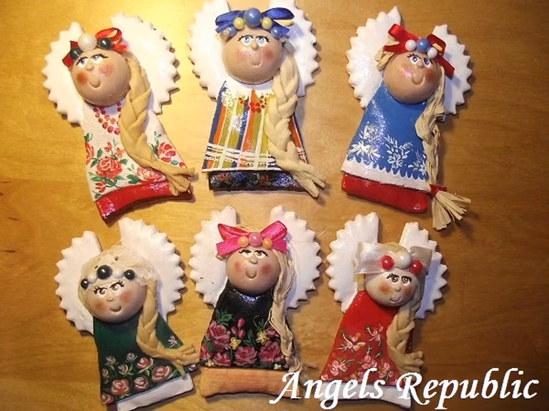 Aniołki z masy solnej.