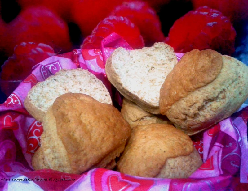 Biscuits, czyli mięciutkie bułeczki z sezamem