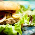 Domowy hamburger z wołowiną